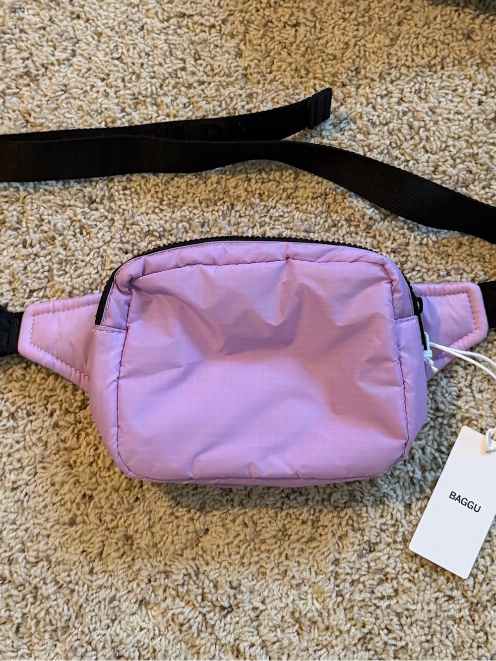 NWT BAGGU Dusty Lilac Puffy Fanny Pack with Black Strap